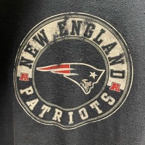 NE Patriots men’s T-shirt size medium